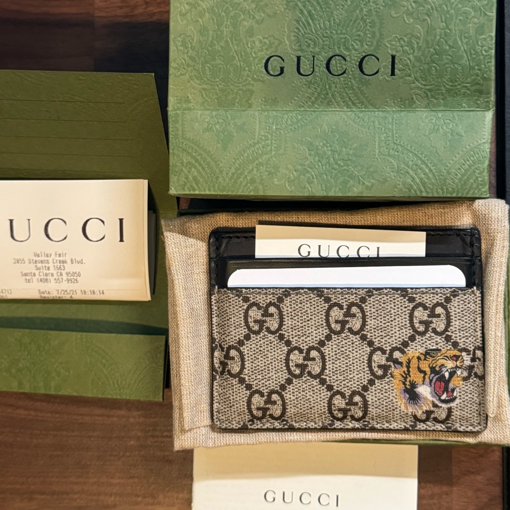 Gucci GG Supreme Beige Card Holder with Tiger Patch